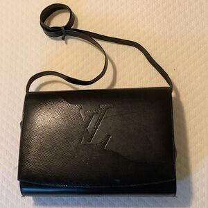 Chic Black Faux Leather Shoulder Purse snap closure